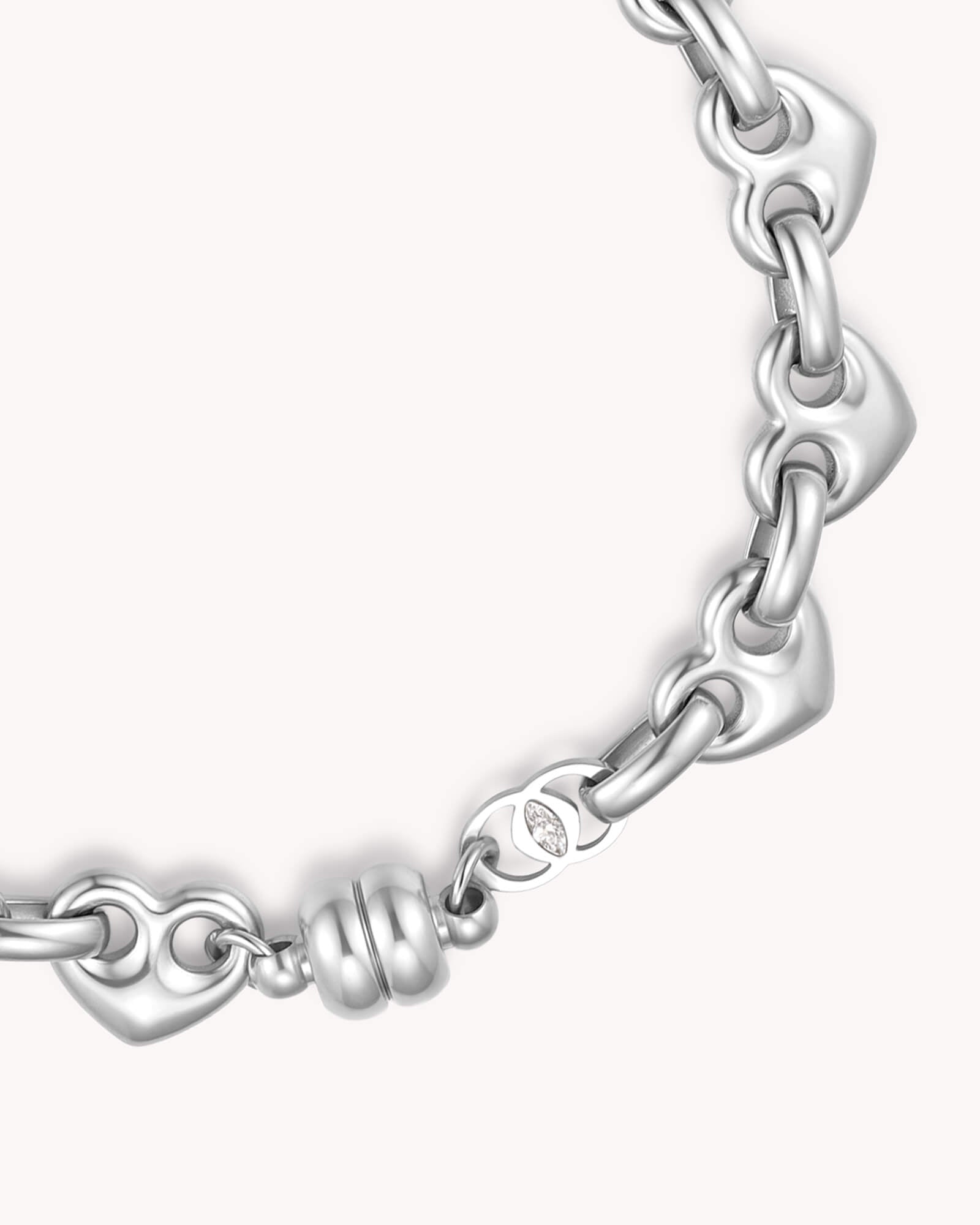 Magnetic closure detail of Colossians 3:14 White Gold Heart Mariner Chain